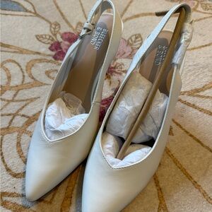 Bleecker & Bond Women's Elegant Cream Slingback Heels